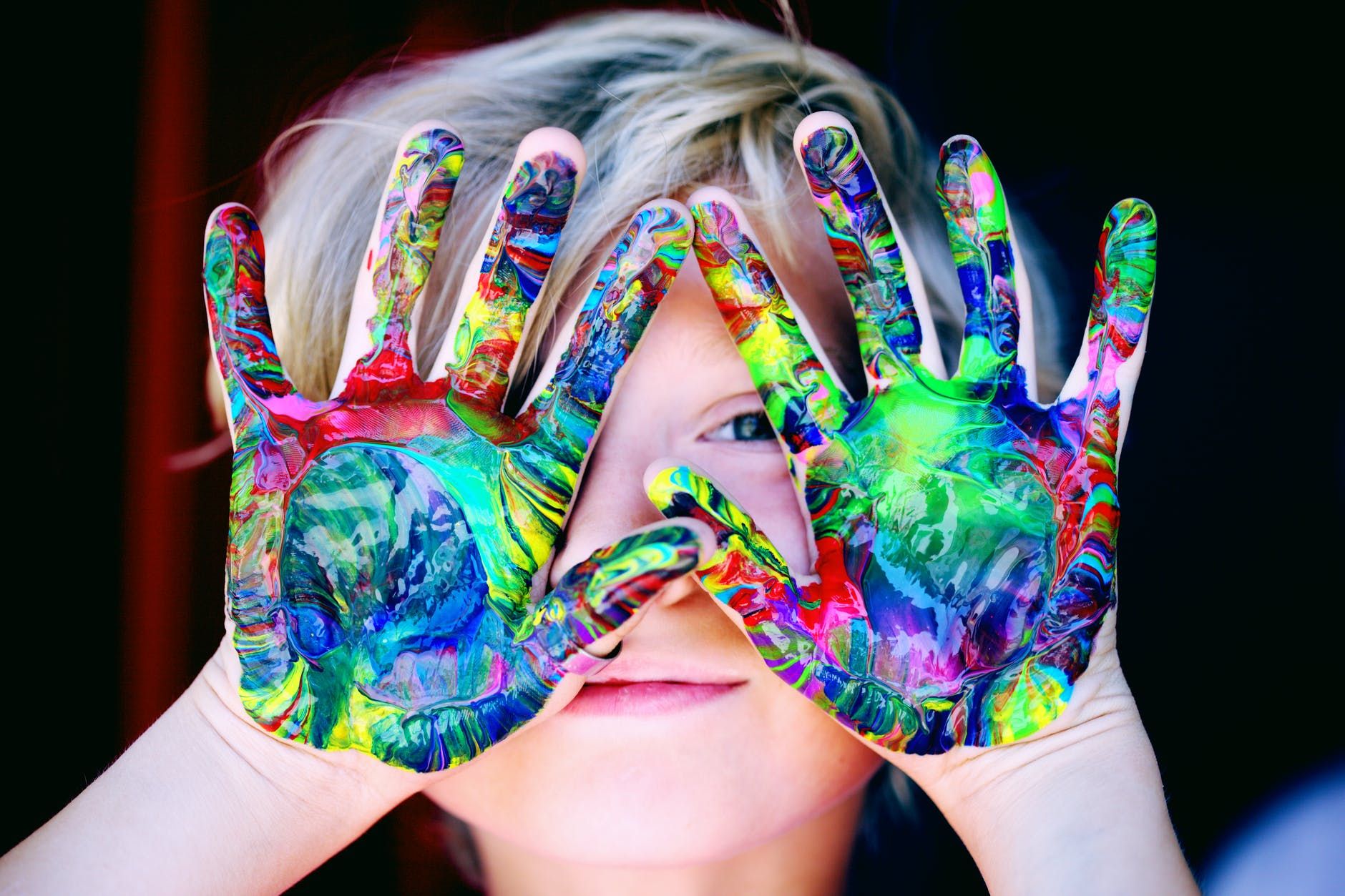 Viva el cole da consejos imprescindibles para manualidades en casa con los niños